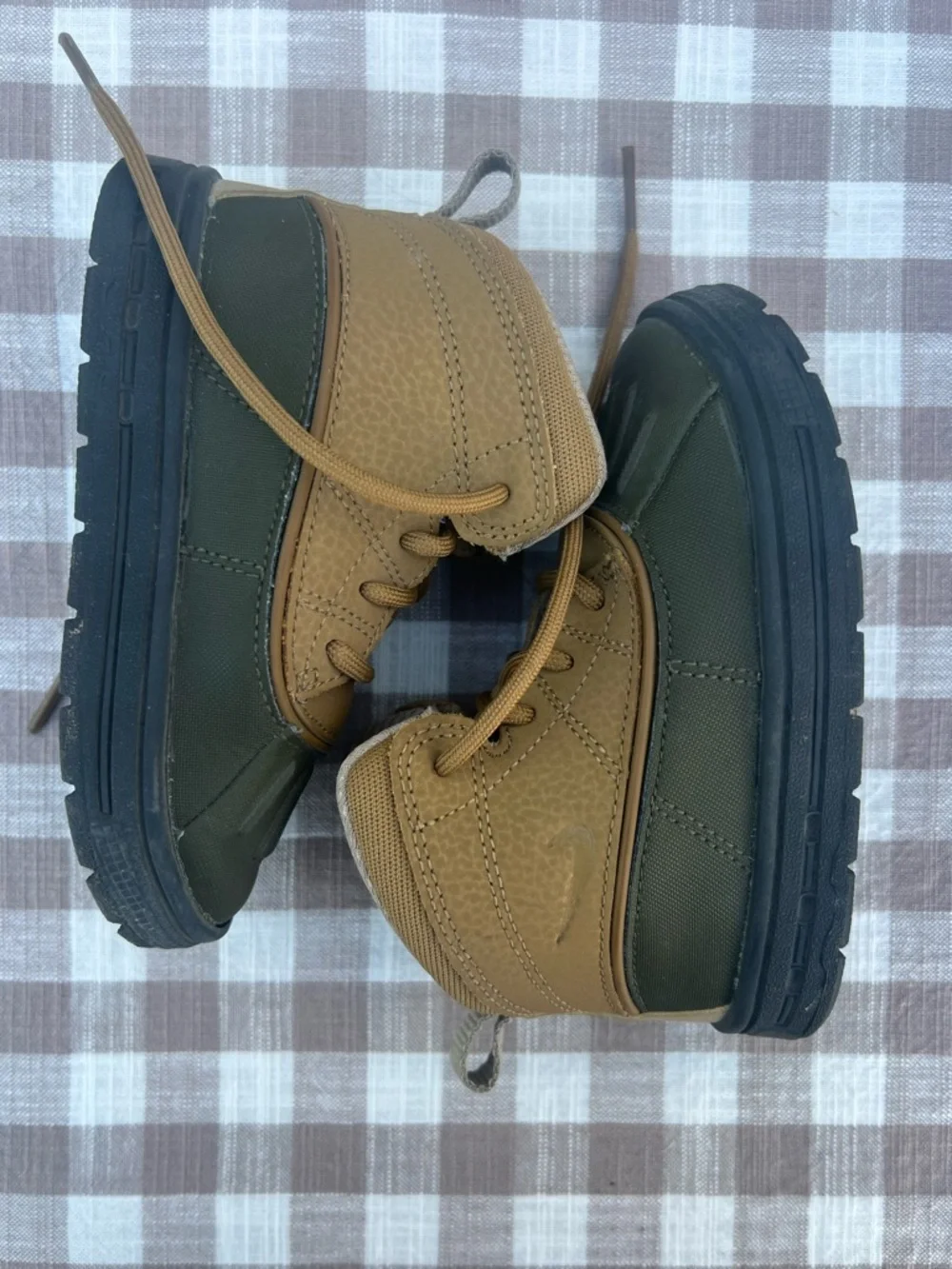 Nike Kids Olive Green and Brown Outdoor Boots